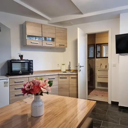 App Central Market Apartment *